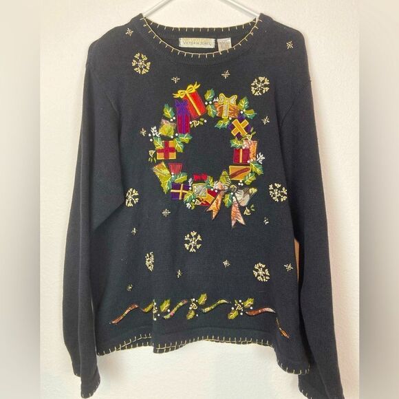 Vintage Pretty Christmas wreath sweater w/ Applique presents, embroidery❤️ - Picture 1 of 10